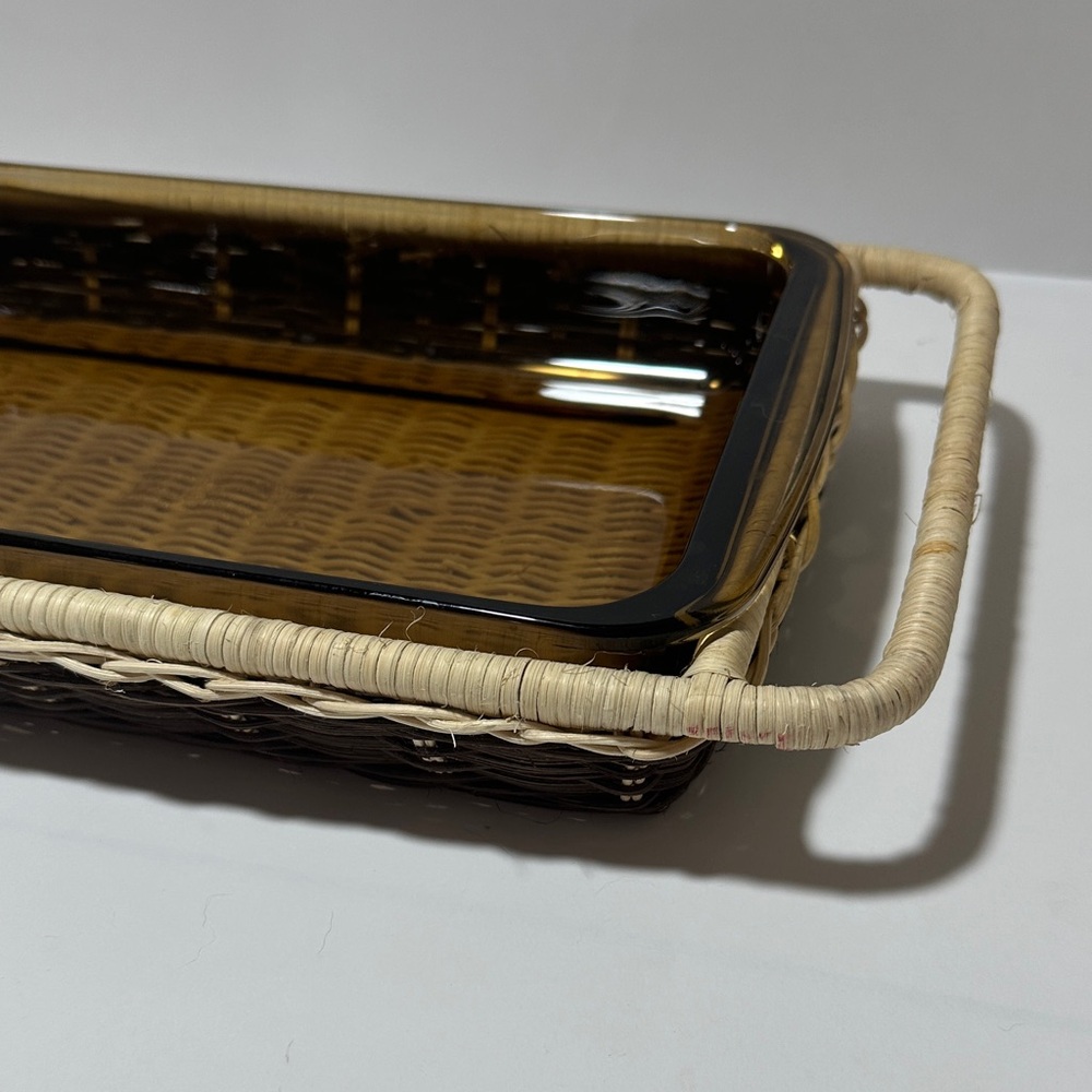 Vintage Pyrex Rectangular Amber Glass Baking Dish 232-N w/ Wicker Basket Carrier - Picture 3 of 13